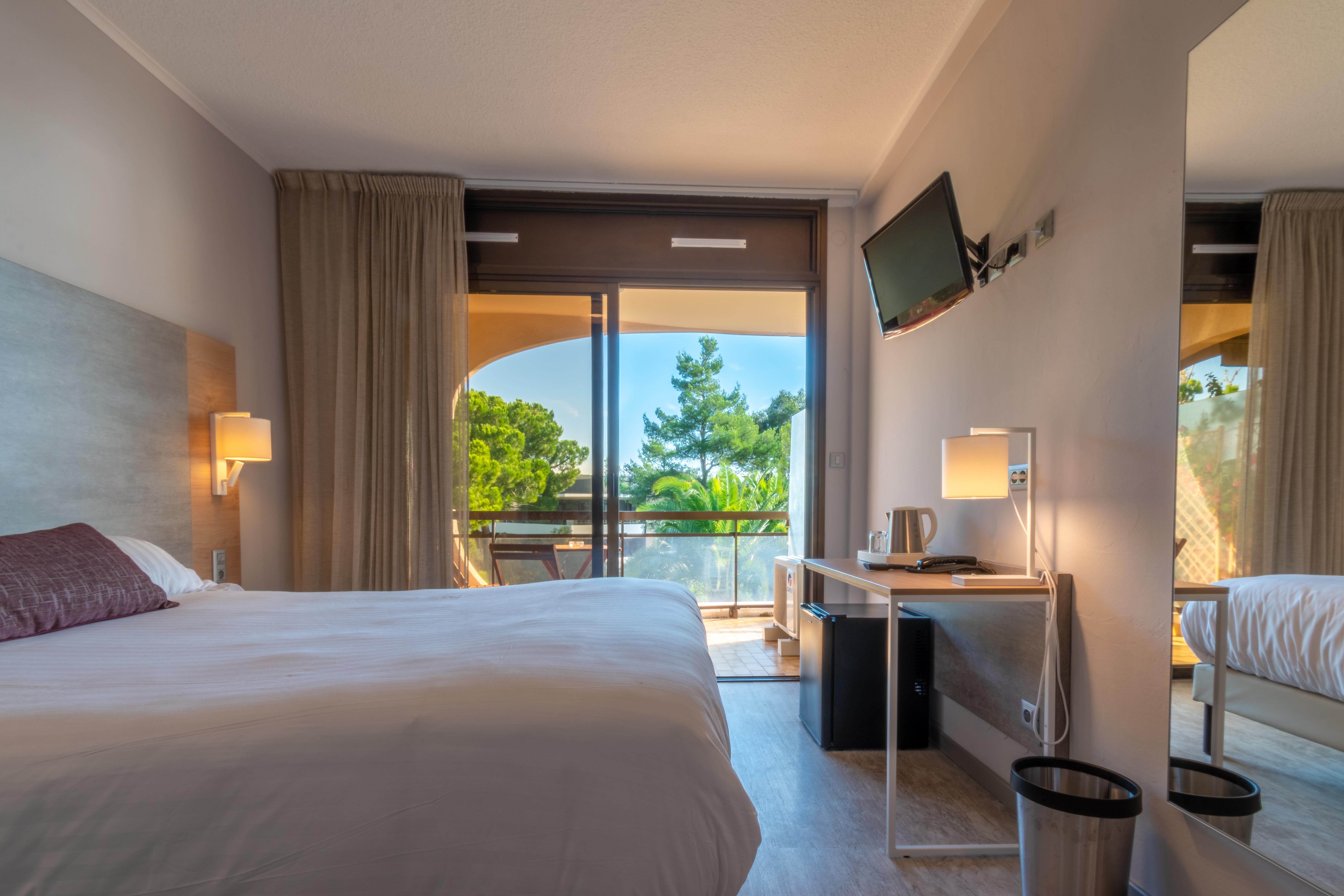 Hotel Bahia Villeneuve-Loubet Ngoại thất bức ảnh