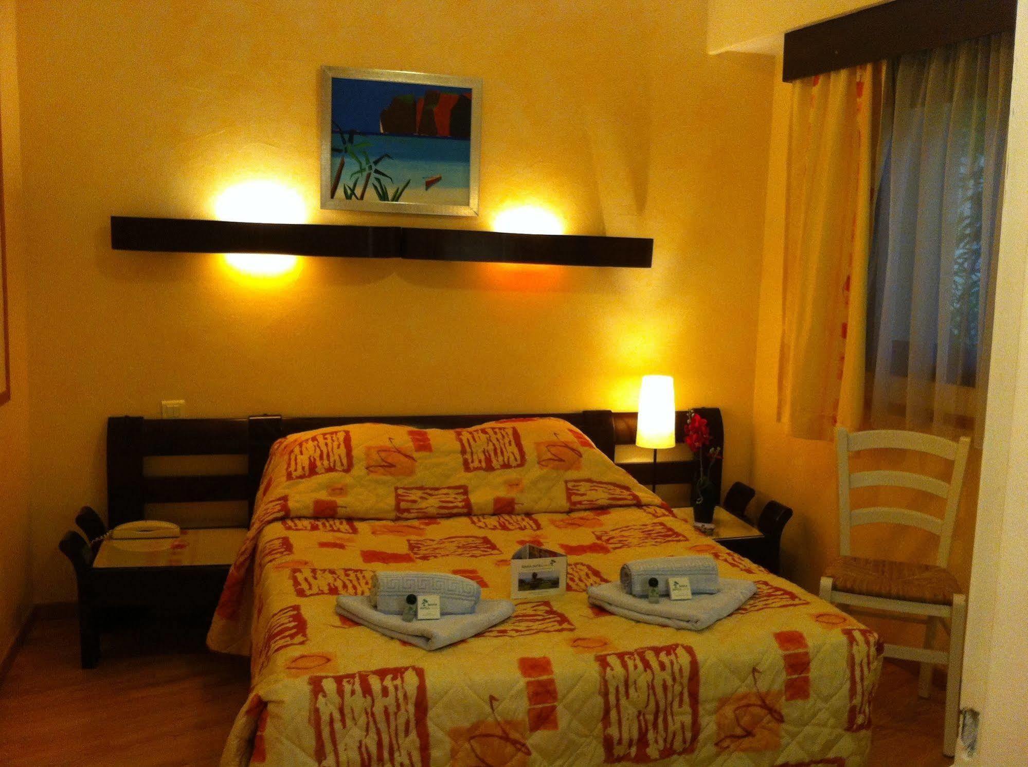 Hotel Bahia Villeneuve-Loubet Ngoại thất bức ảnh